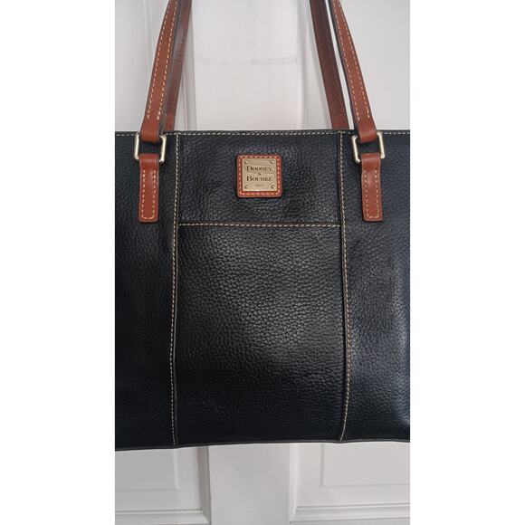 Dooney & Bourke Pebble collection Lexington black medium sized purse. Regency - Picture 5 of 12